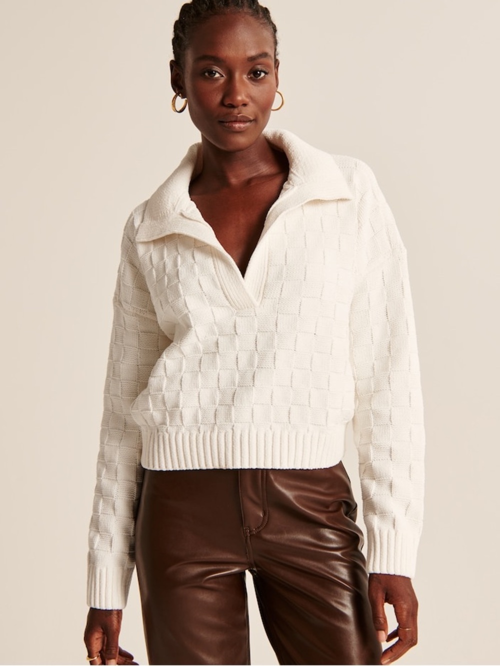 Abercrombie & Fitch Checkerboard Stitch Notch-Neck Sweater in Cream - M